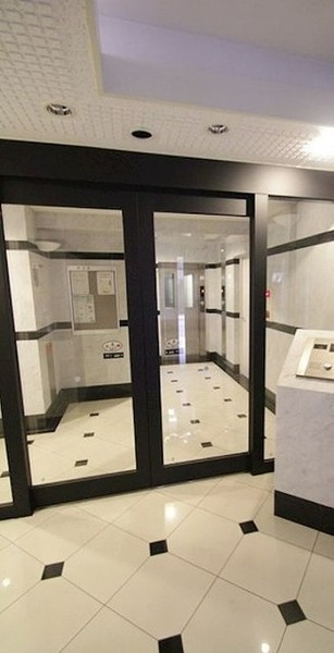 14/22 エントランス