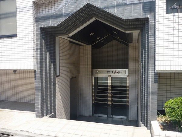 14/14 エントランス