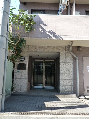 15/15 エントランス