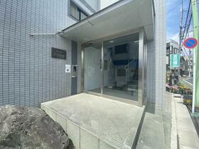 14/14 エントランス