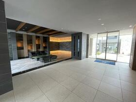 13/13 エントランス