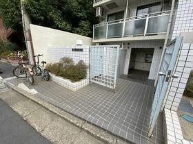 14/14 エントランス