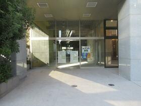 16/16 エントランス