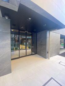 16/16 エントランス