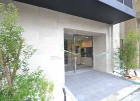 18/18 エントランス