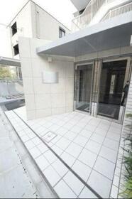 5/5 エントランス