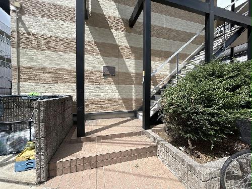 2/2 エントランス