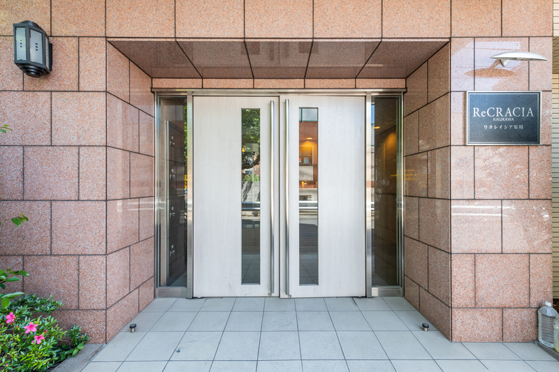 5/5 エントランス