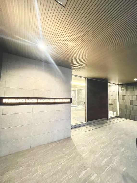 14/15 エントランス