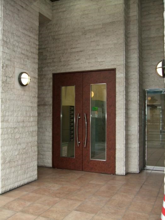 13/22 エントランス