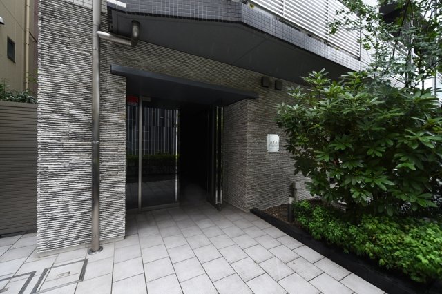 16/18 エントランス