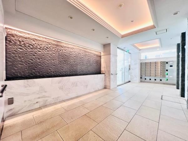 22/26 エントランス