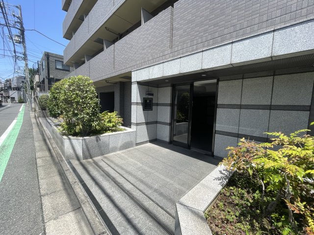 3/3 エントランス