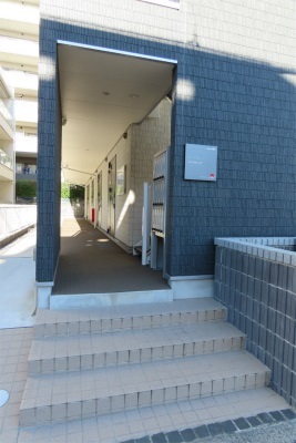 13/13 エントランス