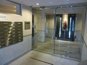 16/16 エントランス