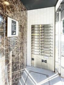 16/16 エントランス