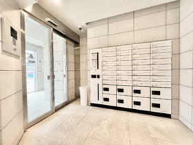 13/13 エントランス