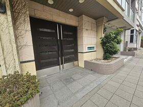 4/5 エントランス