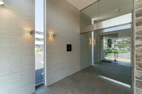 15/15 エントランス