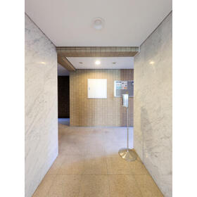 4/5 エントランス