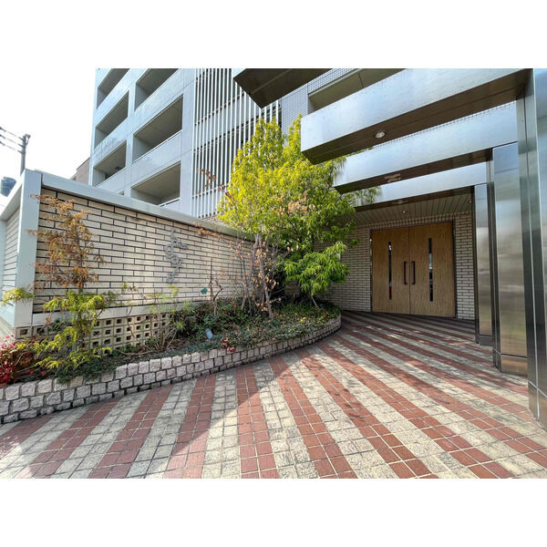 14/15 エントランス