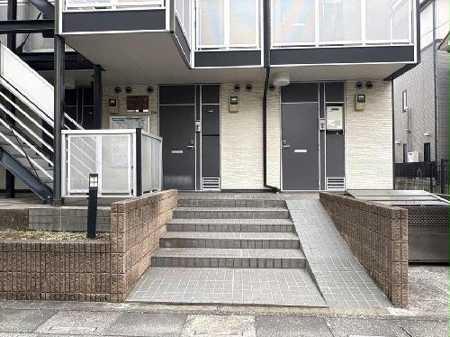 14/14 エントランス