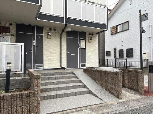 13/14 エントランス