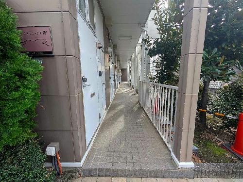 2/4 エントランス