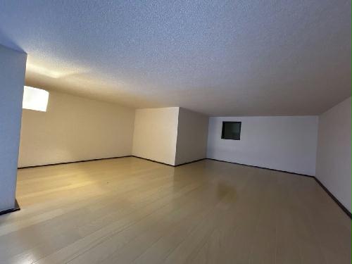 13/14 エントランス