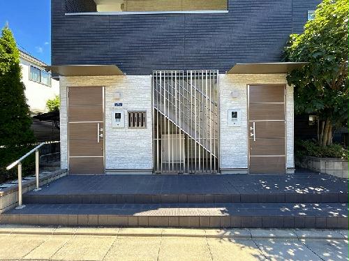 14/14 エントランス