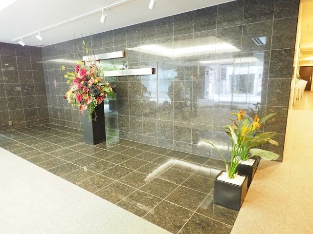 21/22 エントランス