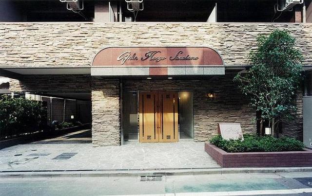 27/28 エントランス