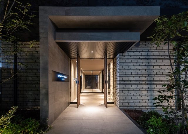 24/30 エントランス