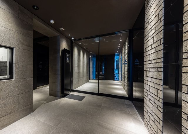 27/30 エントランス