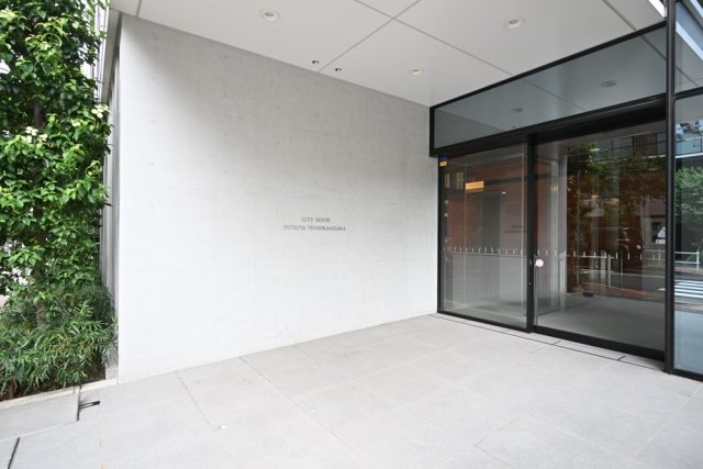 2/3 エントランス