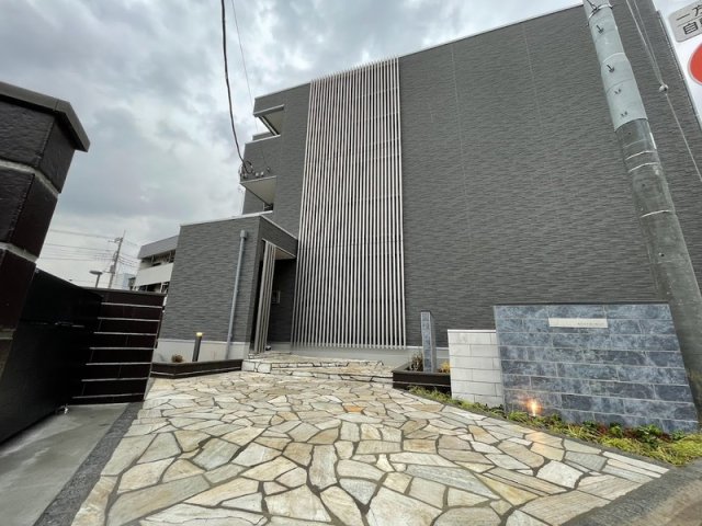 17/25 エントランス