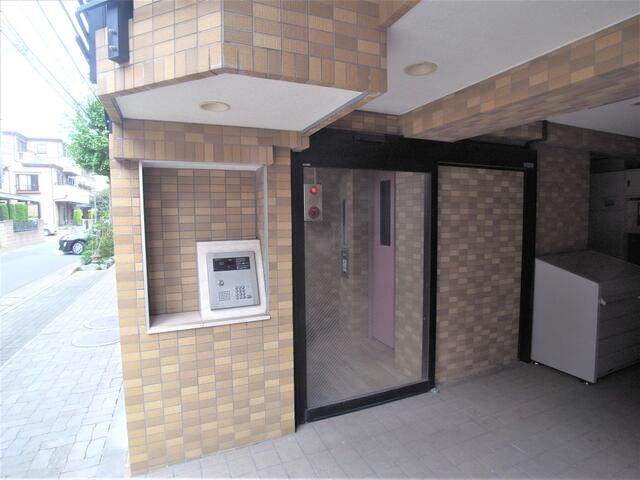 13/21 エントランス