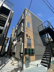 16/18 エントランス