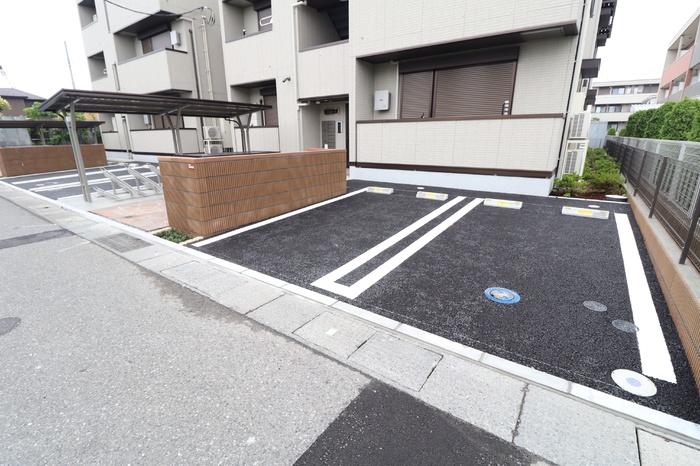18/20 駐車場