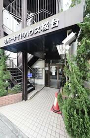 16/16 エントランス