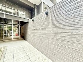 5/5 エントランス