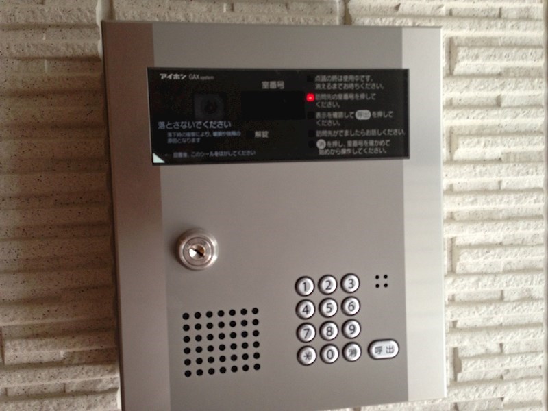 19/19 エントランス