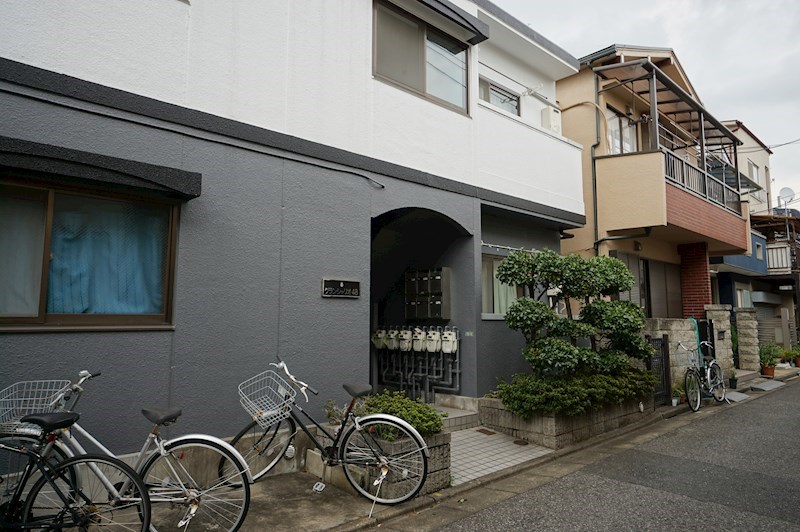 13/13 エントランス