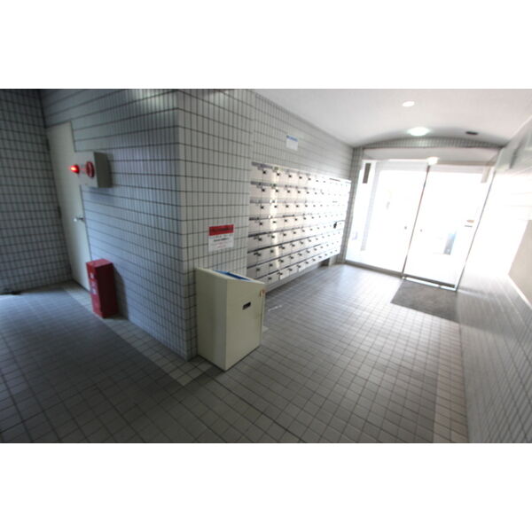 13/22 エントランス