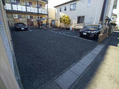 14/14 駐車場