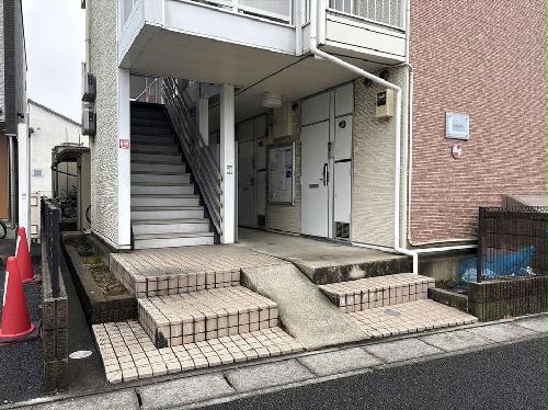 13/23 エントランス