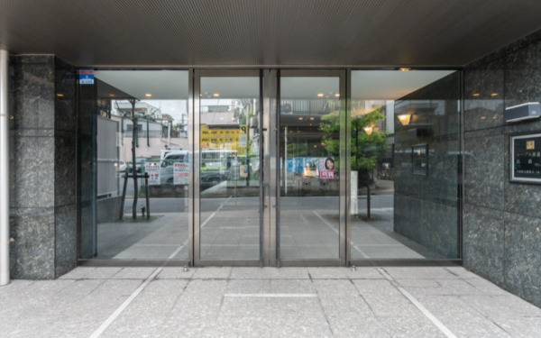 5/5 エントランス