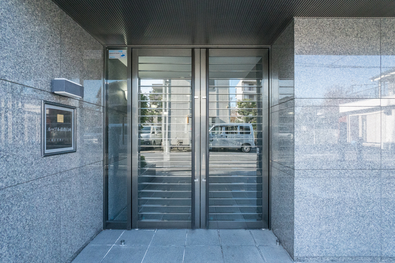 2/2 エントランス