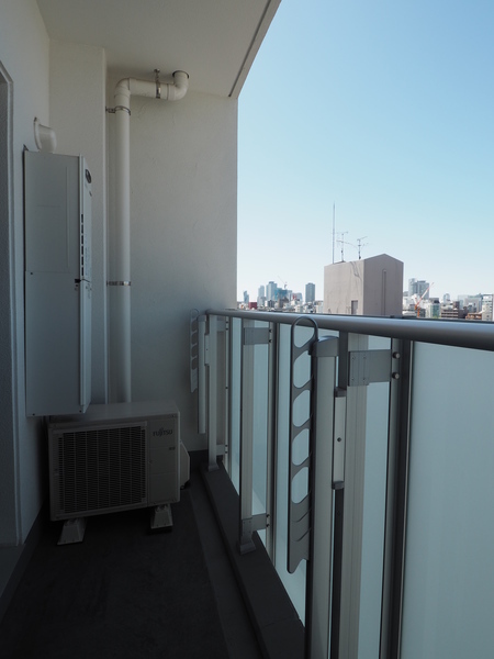 16/23 バルコニー