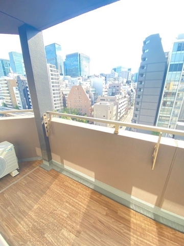 13/18 バルコニー